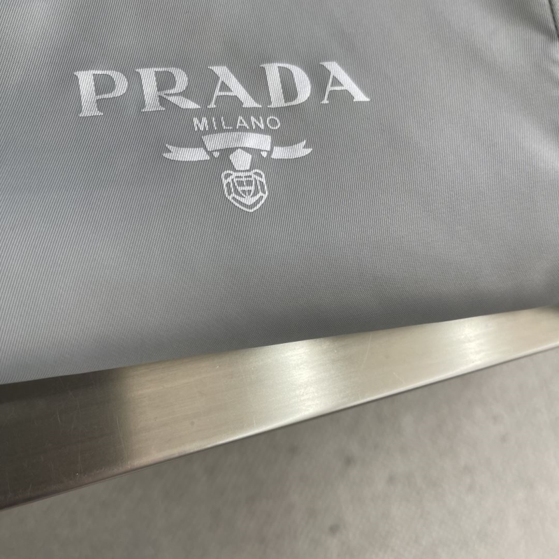 Pra*a outwear